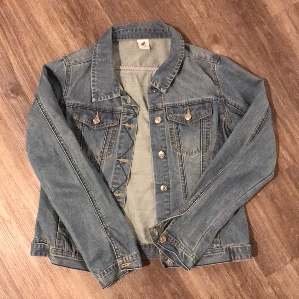 Sharewin large Jean jacket. Fits like a medium.